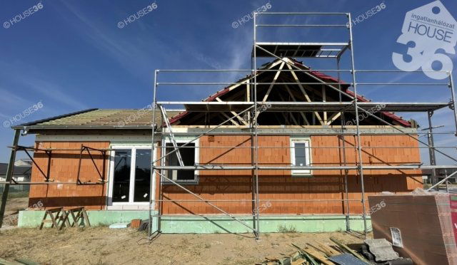 Eladó családi ház, Helvécián 67 M Ft, 3 szobás