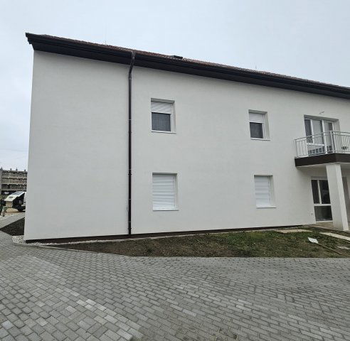 Eladó téglalakás, Pápán 55 M Ft, 1+3 szobás