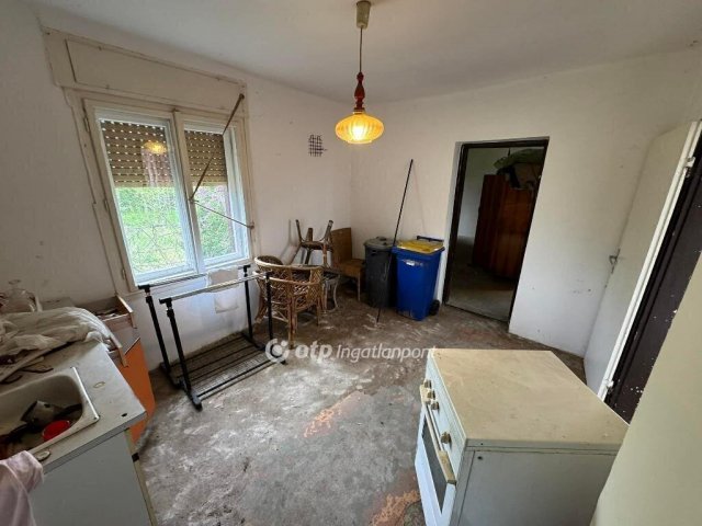 Eladó családi ház, Cegléden 17 M Ft, 1 szobás