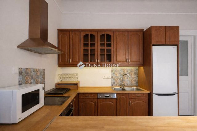 Eladó téglalakás, Budapesten, VII. kerületben 84.5 M Ft