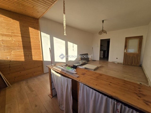 Eladó téglalakás, Pécsett 29.9 M Ft, 1 szobás