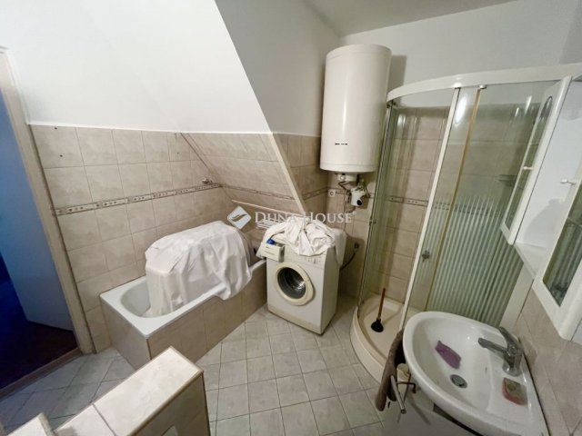 Eladó családi ház, Móron 34.9 M Ft, 2 szobás