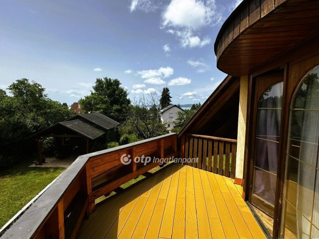 Eladó nyaraló, Balatonakarattyán 149 M Ft, 5 szobás