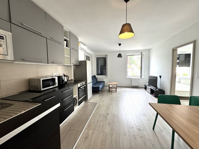 Kiadó téglalakás, albérlet, Pécsett, Szigeti úton, 3 szobás