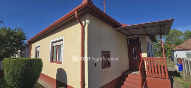 Eladó családi ház, Derecskén 54.9 M Ft, 3 szobás
