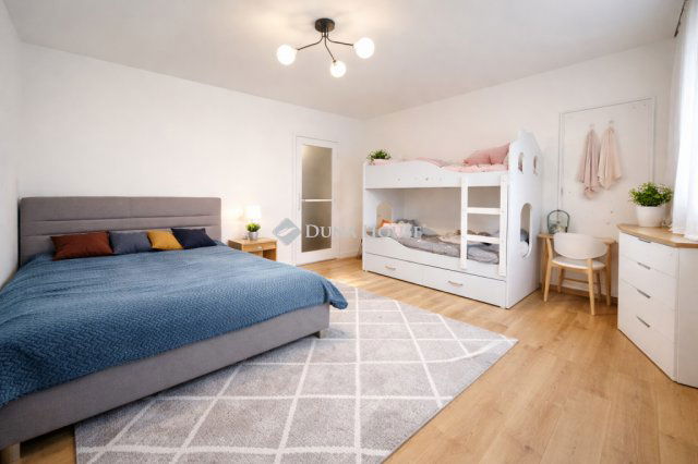 Eladó téglalakás, Budapesten, XXI. kerületben, Orion utcában