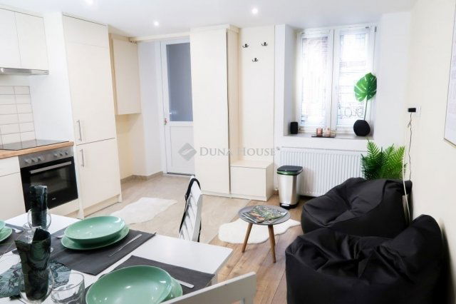 Eladó téglalakás, Budapesten, VIII. kerületben 74.9 M Ft