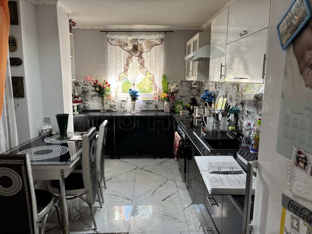 Eladó családi ház, Bicskén 39.2 M Ft, 2 szobás