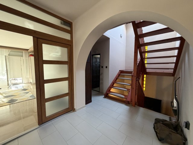 Eladó családi ház, Szolnokon 169 M Ft, 6 szobás