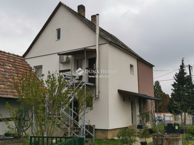 Eladó családi ház, Kecskéden 55.9 M Ft, 4 szobás