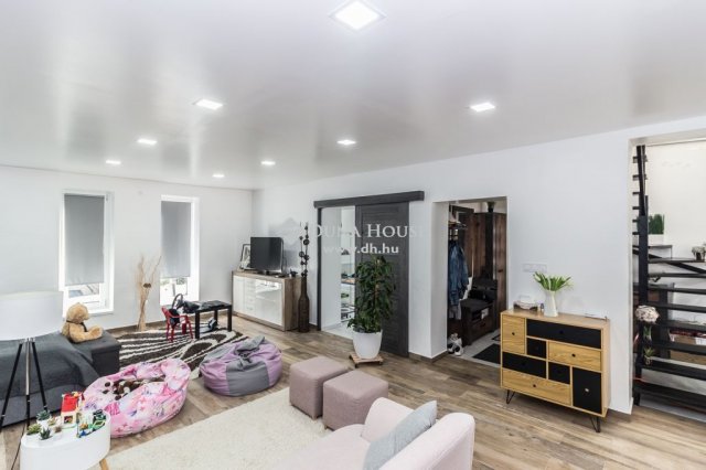 Eladó családi ház, Szombathelyen 199 M Ft, 3+2 szobás