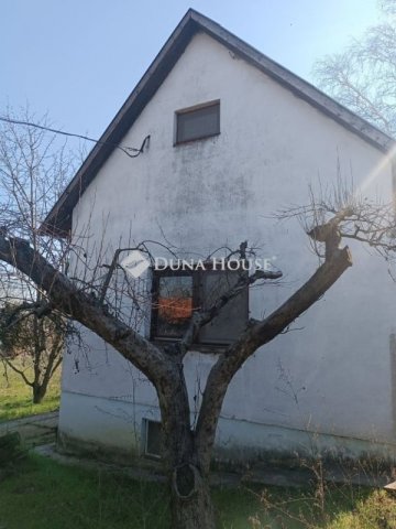 Eladó családi ház, Szegeden 54.99 M Ft, 2 szobás
