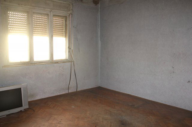 Eladó családi ház, Szárföldön 25 M Ft, 2 szobás