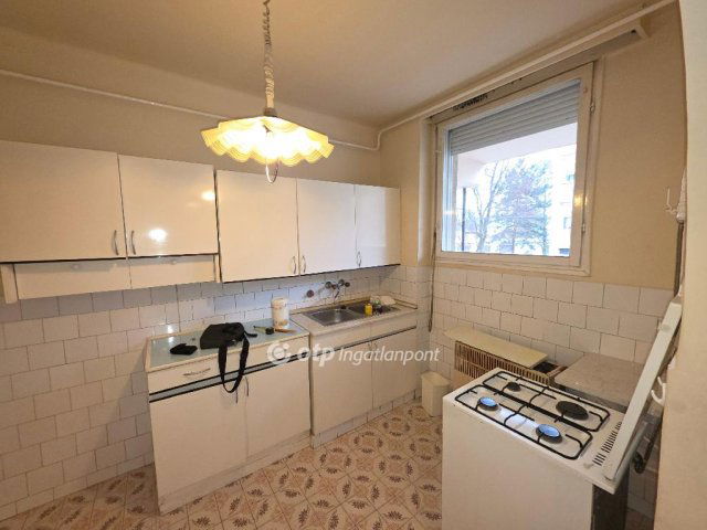 Eladó téglalakás, Pápán 31.19 M Ft, 1+1 szobás