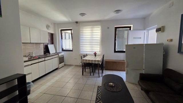 Kiadó téglalakás, albérlet, Esztergomban 190 E Ft / hó