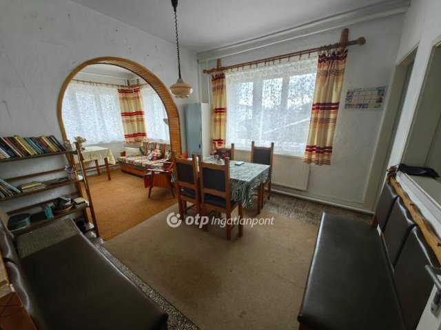 Eladó családi ház, Kisújszálláson 20.5 M Ft, 2 szobás
