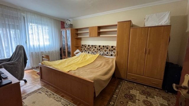 Eladó panellakás, Debrecenben 83 M Ft, 4 szobás