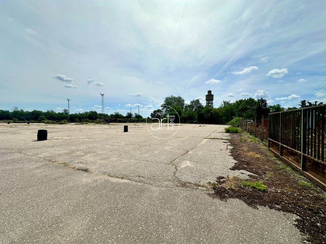 Eladó ipari ingatlan, Szentesen, Kolozsvár utcában 150 M Ft