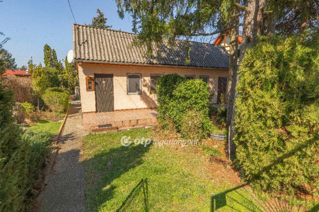 Eladó nyaraló, Velencén 47 M Ft, 2 szobás / költözzbe.hu