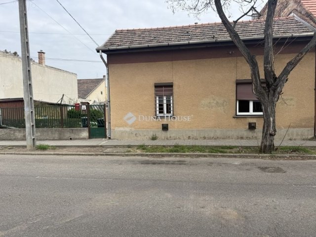Eladó családi ház, Budapesten, XIX. kerületben 55 M Ft, 2 szobás