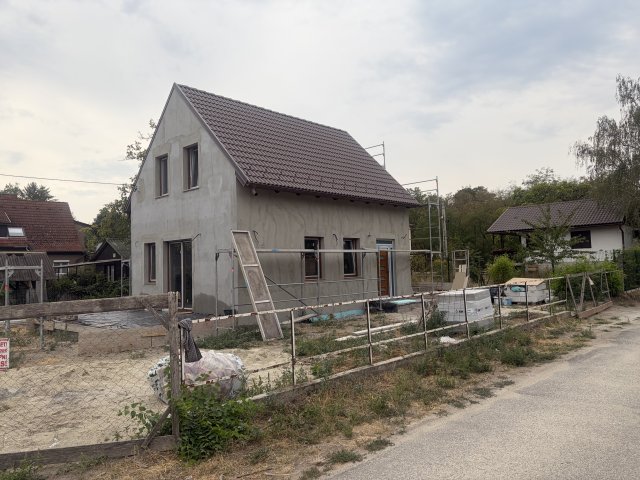 Eladó családi ház, Szigethalmon 108.9 M Ft, 3+1 szobás