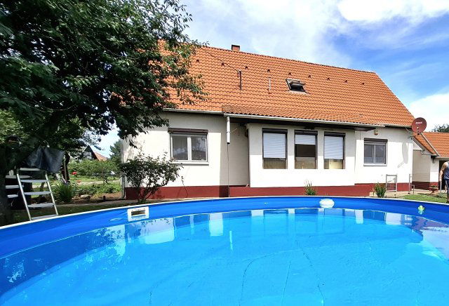 Eladó családi ház, Tiszafüreden 68.9 M Ft, 6 szobás