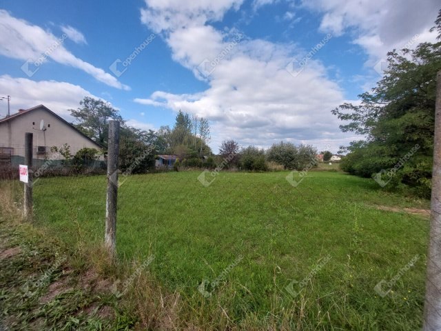 Eladó telek, Komáromban 25 M Ft / költözzbe.hu