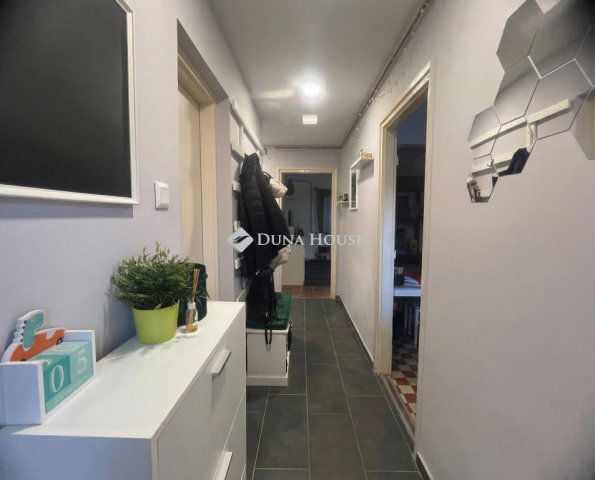 Eladó téglalakás, Balatonfűzfőn, Gagarin utcában 55 M Ft