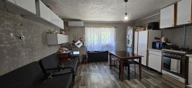 Eladó családi ház, Tolnanémedin 9 M Ft, 2 szobás