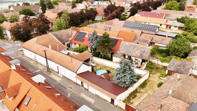 Eladó családi ház, Vácon 159 M Ft, 5+1 szobás