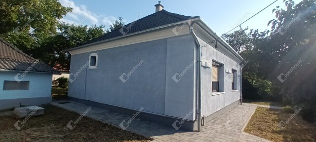 Eladó családi ház, Mosonmagyaróváron 68 M Ft, 2 szobás
