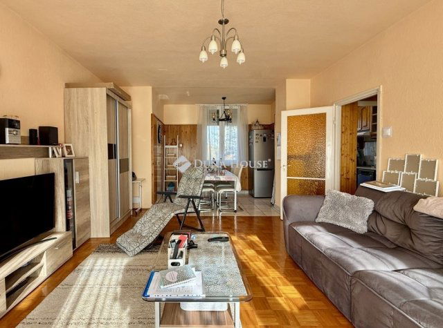 Eladó téglalakás, Szentendrén 76 M Ft, 3 szobás