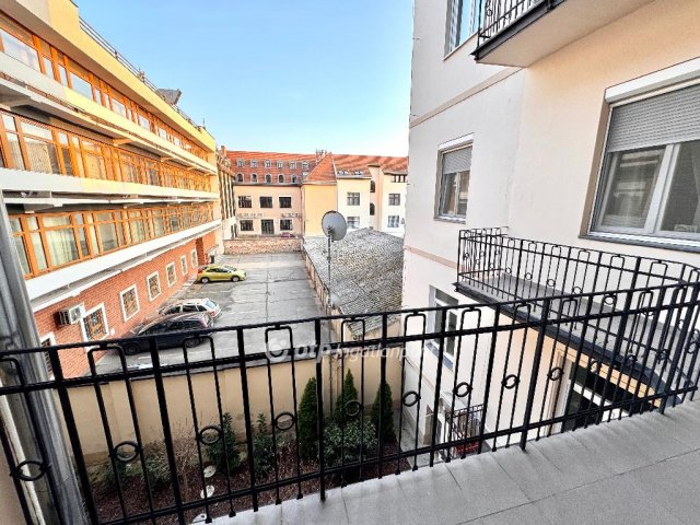 Eladó téglalakás, Győrött 60.85 M Ft, 2 szobás