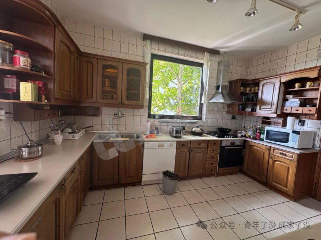 Eladó családi ház, Budapesten, III. kerületben, Remetehegyi úton