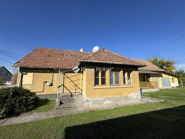 Eladó családi ház, Szigetcsépen 62 M Ft, 4 szobás