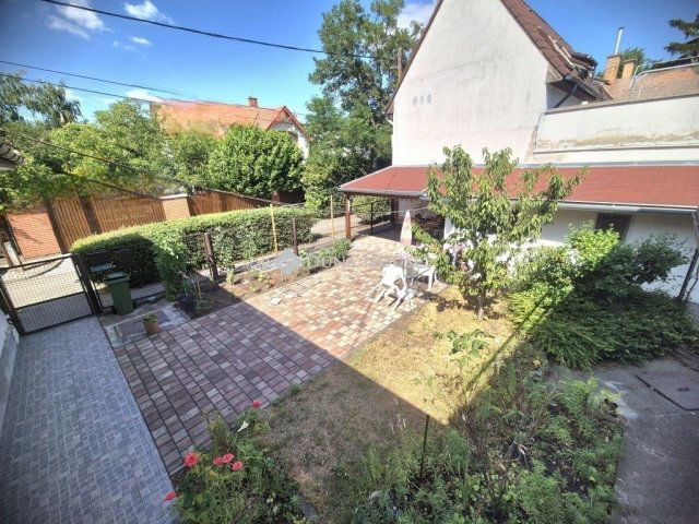 Eladó családi ház, Budapesten, III. kerületben 101 M Ft