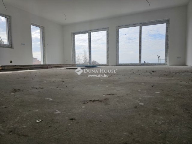 Eladó családi ház, Szentendrén 215 M Ft, 5 szobás