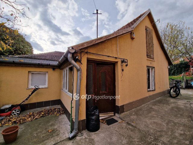 Eladó családi ház, Törökbálinton 89.69 M Ft, 3+1 szobás