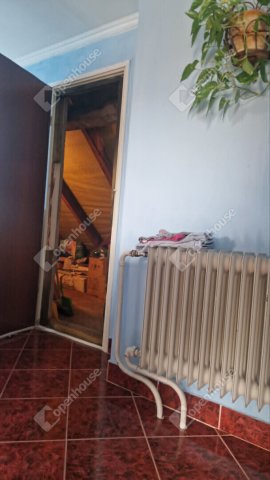 Eladó családi ház, Ácson 79.9 M Ft, 6 szobás