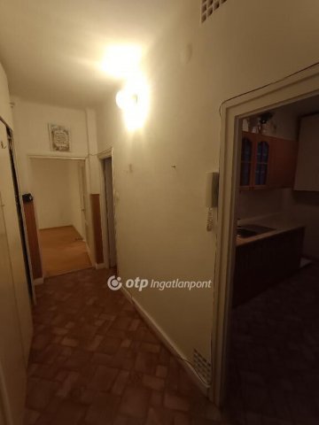 Eladó téglalakás, Tatabányán 40.9 M Ft, 1+1 szobás