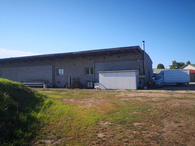 Eladó ipari ingatlan, Orosházán, Kisszik utcában 1280.4 M Ft