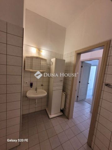 Eladó téglalakás, Vecsésen 74.9 M Ft, 4 szobás