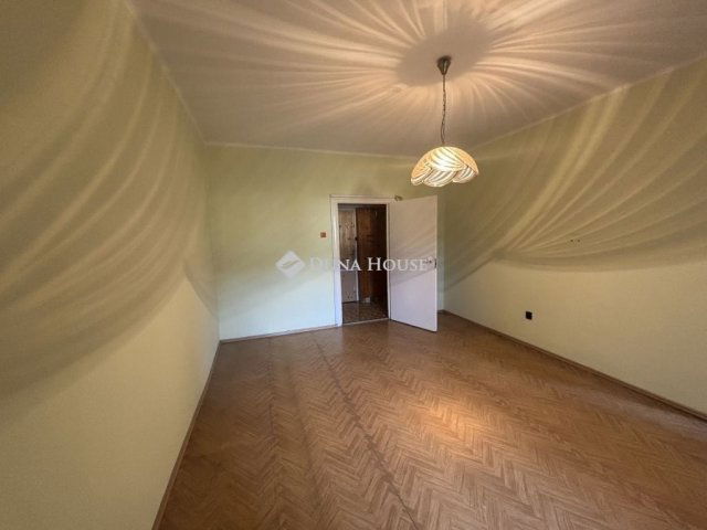 Eladó téglalakás, Tatabányán 39.9 M Ft, 2 szobás