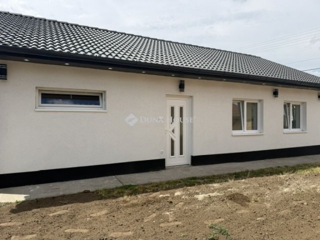 Eladó családi ház, Tápiószelén 44.9 M Ft, 3 szobás