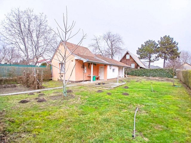 Eladó családi ház, Szigethalmon 97.9 M Ft, 5 szobás