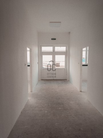 Kiadó ipari ingatlan, Cegléden 5940 E Ft / hó