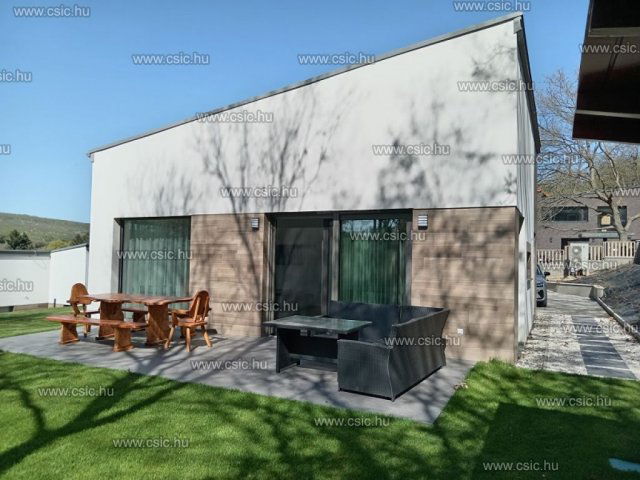 Eladó családi ház, Remeteszőlősön 285 M Ft, 5 szobás