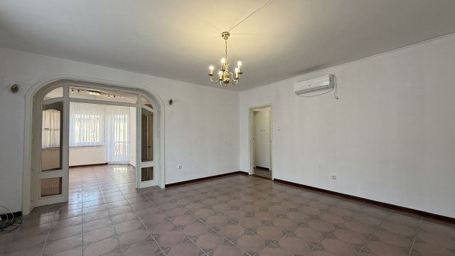 Kiadó iroda, Debrecenben 230 E Ft / hó, 4 szobás