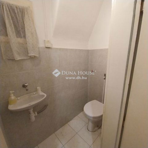 Eladó családi ház, Budapesten, XVI. kerületben 64.9 M Ft