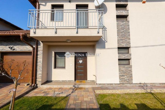 Eladó ikerház, Budapesten, XVIII. kerületben 174.9 M Ft, 4 szobás
